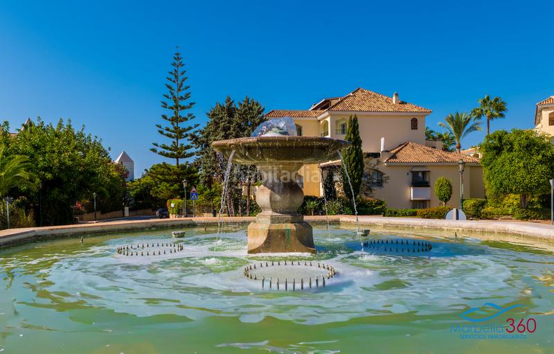 Foto af915f1b-dd0e-4bb4-abc5-b5e76f9afeee. Casa a schiera in avenida de albatros 2a in bahía de Marbella Marbella