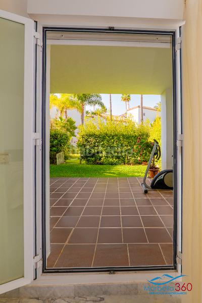 Foto b4aa1c20-360c-47da-8e02-9d8f1e7130dc. Casa a schiera in avenida de albatros 2a in bahía de Marbella Marbella