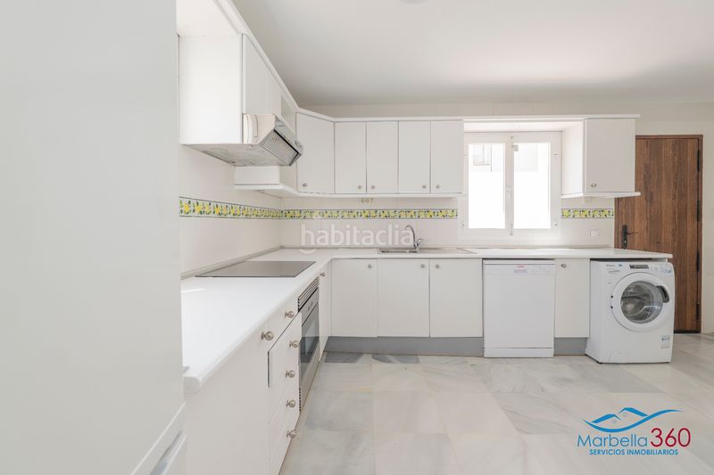 Foto 0f350c88-bf2a-421e-9bdf-a74dd0048050. Xalet amb xemeneia aparcament piscina a Rodeo Alto - Guadaiza - La Campana Marbella