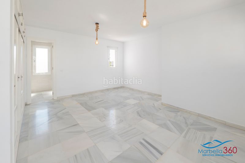 Foto 599b6964-b3f7-49f4-9462-2ae1ff9f3f1d. Xalet amb xemeneia aparcament piscina a Rodeo Alto - Guadaiza - La Campana Marbella