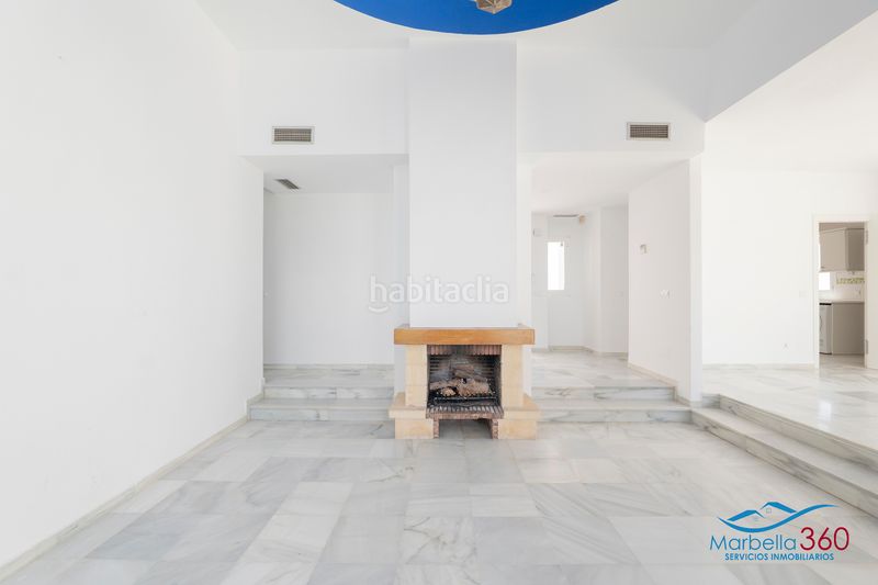 Foto c376a303-6520-45cd-b47d-cfea524d1c0f. Xalet amb xemeneia aparcament piscina a Rodeo Alto - Guadaiza - La Campana Marbella
