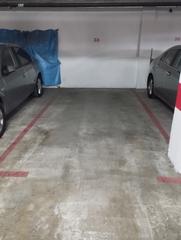 Car parking in Calle Platero 5