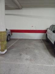 Rent Car parking in Blas infante 9. Plaza de garaje abierta en urb cerrada