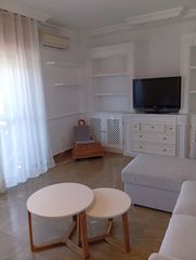 Alquiler Apartamento en Calle padre francisco palau y quer 6. Apartamento amueblado de un dormitorio y sal�n. piscina