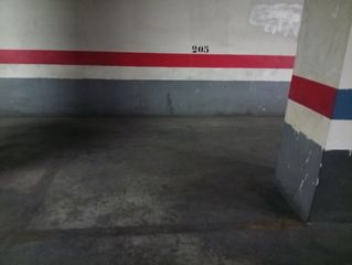 Autoparkplatz in Calle pintor manuel maldonado 21. Plaza de garaje individual en los bajos de la comunidad