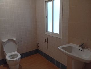 Lloguer Local Comercial en Calle acera del darro 96. Es piso, pero actualmente adaptado. ha s�do cl�nica de fisiotera