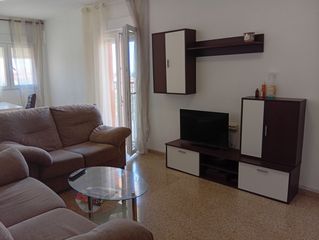 Rent Flat en Avenida de am�rica 49. Piso de tres dormitorios amueblado para estudiantes o similares