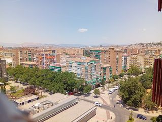 Affitto Appartamento in Avenida de américa 5. Piso de tres dormitorios amueblado para estudiantes o similares