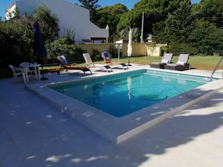 Xalet  Camino del camping. Precioso chalet independiente con piscina muy próximo a la playa