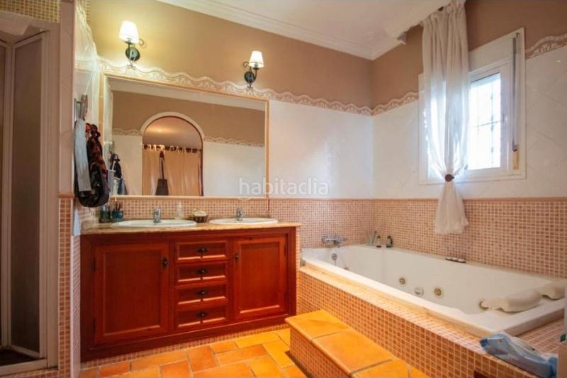 Foto fb13bc5a-cf4f-48a6-8dfe-ee3bc6da4649. Chalet mit parking pool in Las Lagunas - Campano Chiclana de la Frontera