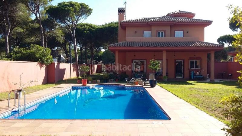 Foto 35e166d9-9139-48fb-b99c-98f9393153c7. Xalet amb calefacció aparcament piscina a La Barrosa Chiclana de la Frontera