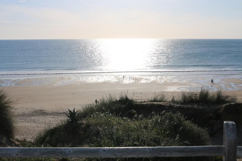 Foto 305509a1-70f0-40e7-af0c-6146d2fb47e8. Apartment in calle vespasiano 65 in Novo Sancti Petri Chiclana de la Frontera