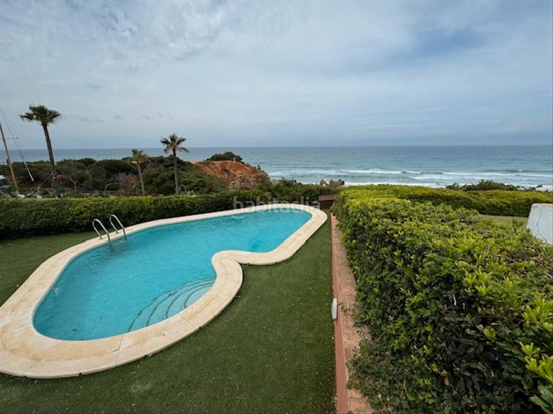 Foto e89ff32b-e16d-4c23-bc07-806e78591872. Xalet a avenida helvetia 8 a Roche Conil de la Frontera