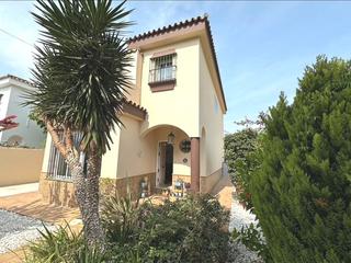 Xalet  Calle ostrero. Fantástico chalet independiente con piscina en una de las zonas