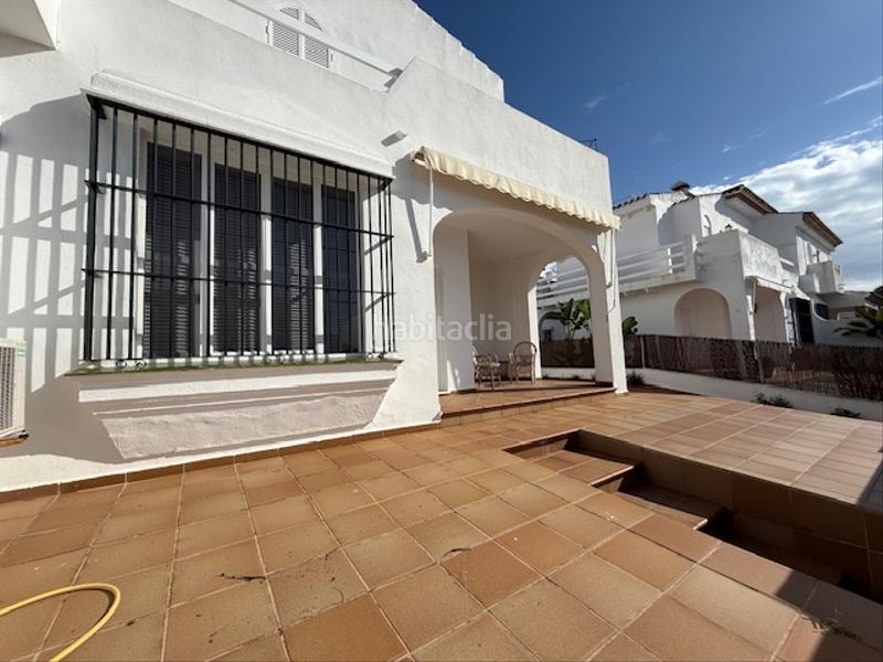 Foto 9054d33d-92ad-4b9f-9f4d-5b475fad1763. Casa bifamiliare in calle la dorada 24 in La Barrosa Chiclana de la Frontera