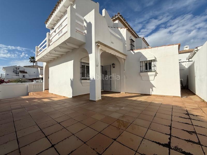 Foto 933b306a-b323-446a-a589-77a49b1124f9. Casa bifamiliare in calle la dorada 24 in La Barrosa Chiclana de la Frontera