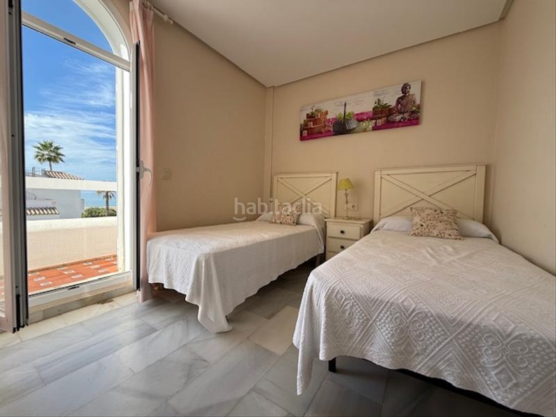 Foto 9c90713a-9646-4963-aa26-83ba6724931a. Casa bifamiliare in calle la dorada 24 in La Barrosa Chiclana de la Frontera