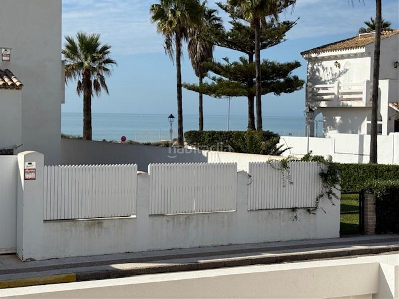 Foto bc669117-9dd0-4871-bc65-ebd3794b9385. Casa bifamiliare in calle la dorada 24 in La Barrosa Chiclana de la Frontera