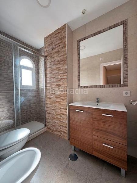 Foto be891692-4ba3-4a0a-aa95-b68152a317a8. Casa bifamiliare in calle la dorada 24 in La Barrosa Chiclana de la Frontera