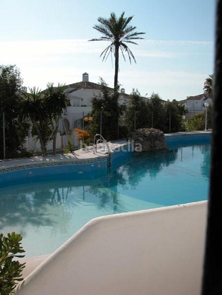 Foto e40573f9-6dc9-4ec6-a499-18ef401f6497. Casa bifamiliare in calle la dorada 24 in La Barrosa Chiclana de la Frontera