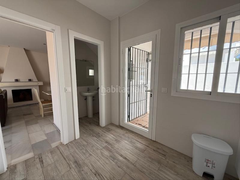 Foto eba9876f-ac01-44ff-b693-e5b470d90e08. Casa bifamiliare in calle la dorada 24 in La Barrosa Chiclana de la Frontera