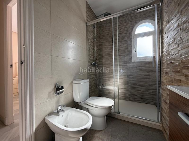 Foto f96256d8-5e49-48b7-a72f-9ad58625b92f. Casa bifamiliare in calle la dorada 24 in La Barrosa Chiclana de la Frontera