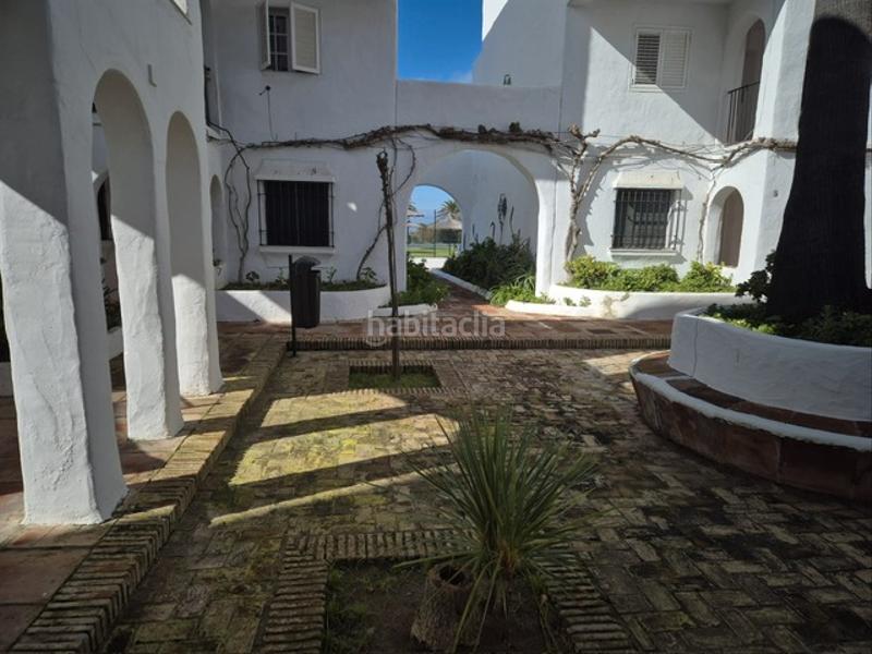 Foto b3541d22-5f73-4920-8eaf-eae8ade01345. Apartamento en calle el bogavante 2 en La Barrosa Chiclana de la Frontera