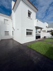Casa aparellada  Calle punta del boquerón. Fantástico chalet reformado en una de las mejores zonas de chicl