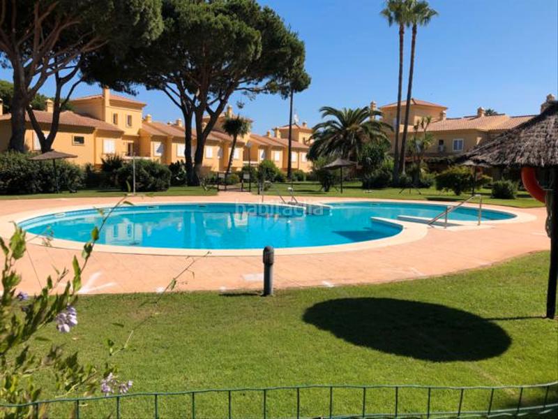 Foto 445cb9c8-07d0-4fcc-a5da-a166c4902cfb. Casa adosada en avenida octavio augusto 24 en Novo Sancti Petri Chiclana de la Frontera