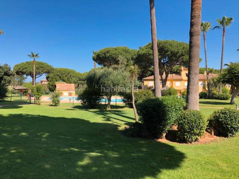 Foto b546475e-c9b2-49e2-9673-980df82abc7f. Casa adosada en avenida octavio augusto 24 en Novo Sancti Petri Chiclana de la Frontera