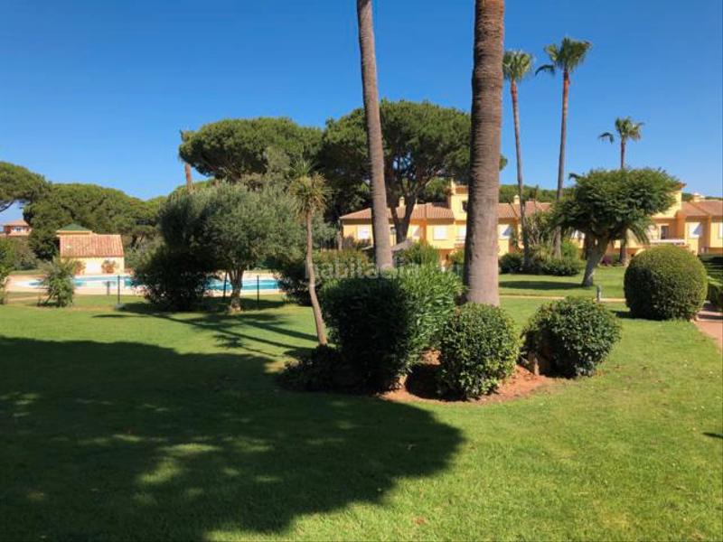 Foto c8ec4fcb-2184-4eeb-9af5-8b7752da42e8. Casa adosada en avenida octavio augusto 24 en Novo Sancti Petri Chiclana de la Frontera