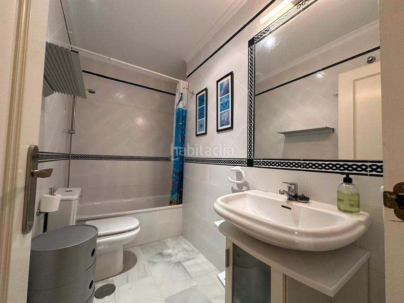 Foto f51acf46-e712-4b43-a1dd-9aad084ba0d2. Casa adossada a avenida octavio augusto 24 a Novo Sancti Petri Chiclana de la Frontera