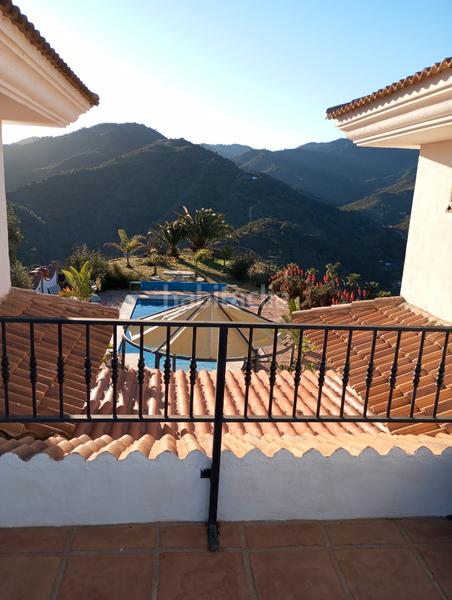 Foto c5edd39f-dfa4-43ad-9677-e8e479d40ce7. Masia amb xemeneia calefacció aparcament piscina a Monda