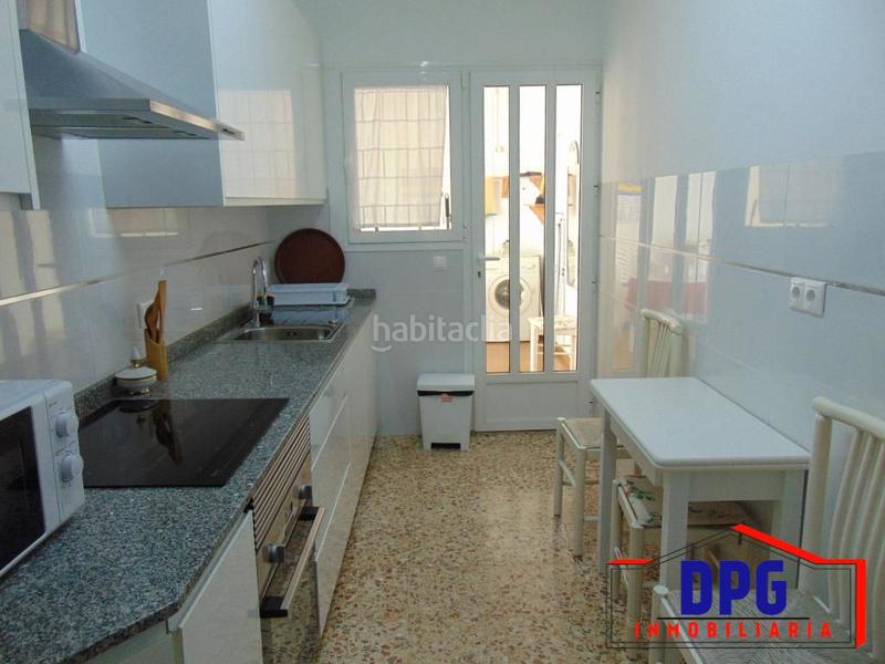 Foto ac1543e6-7a4a-4f04-9137-45805d9a7c3d. Casa a nueva 74 a playa de Garrucha Garrucha