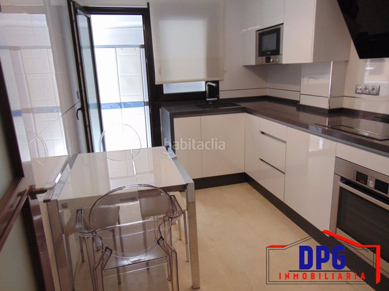 Foto 5463f47f-bce6-4021-8cd4-c8755c6f4951. Pis a malecon 94 a puerto de Garrucha Garrucha