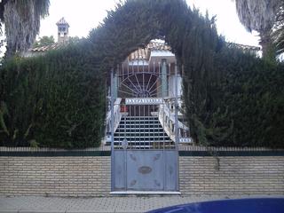 Xalet a Lepe. Gran chalet, 651 m2 con 4 dormitorios, en parcela de 1174 m2,