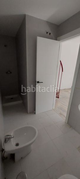 Foto 0879d40d-b16d-4c90-bbbf-150795e1fbc1. Tríplex piso de 3 dormitorios en Lepe