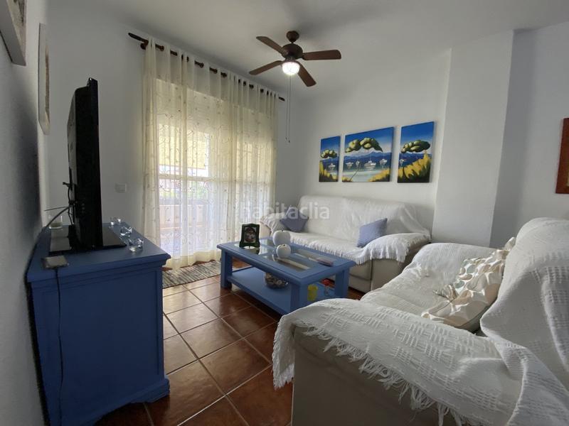 Foto 3087e492-f3c9-4e72-b8c5-d1294a035cc8. Piso  acogedor con piscina y garaje en urbanización tranquilale presentamos esta excelente vivienda situada en la primera planta de en Chipiona