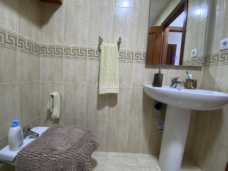 Foto 5325c97d-0d44-4958-8ea2-f8002e9026bc. Piso  acogedor con piscina y garaje en urbanización tranquilale presentamos esta excelente vivienda situada en la primera planta de en Chipiona