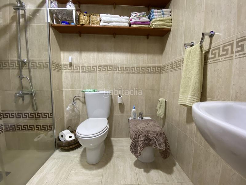 Foto 5ddfbbf8-1796-47b2-92e4-c023ad53e992. Piso  acogedor con piscina y garaje en urbanización tranquilale presentamos esta excelente vivienda situada en la primera planta de en Chipiona