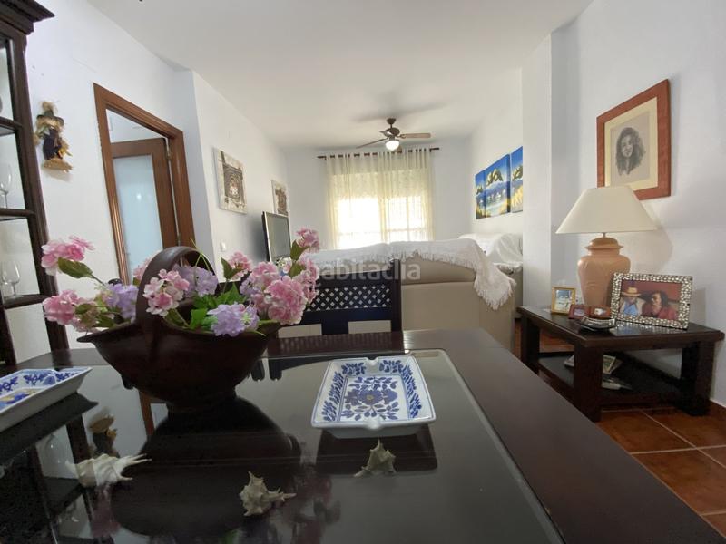 Foto fed31195-4e33-4e3f-bbe1-1953e1217afa. Piso  acogedor con piscina y garaje en urbanización tranquilale presentamos esta excelente vivienda situada en la primera planta de en Chipiona