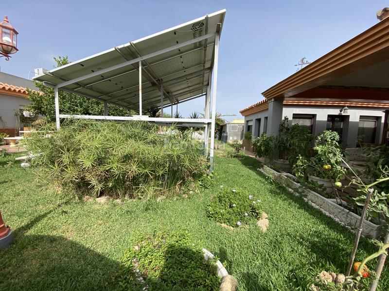 Foto 83273b95-c8a6-4407-b3ab-d5c99c4c5b1b. Masía magnífica casa de campo con parcela de 900 m!te presentamos esta maravillosa propiedad, ideal para quienes buscan paz, tranquilida en Chipiona