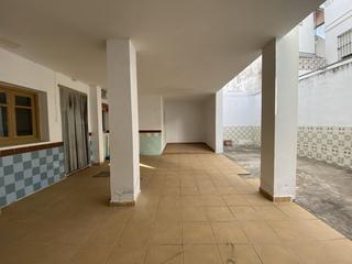 Etagenwohnung in Centro. Planta baja con patio a pocos minutos del centro y la playa de r
