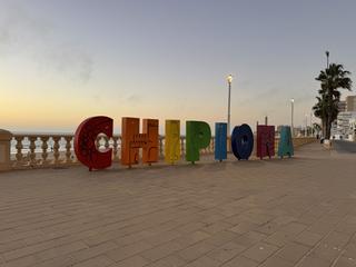 Piso en Playa de la Regla. Bajo en playa de regla. dos dormitorios. parking. 156.000 .peque