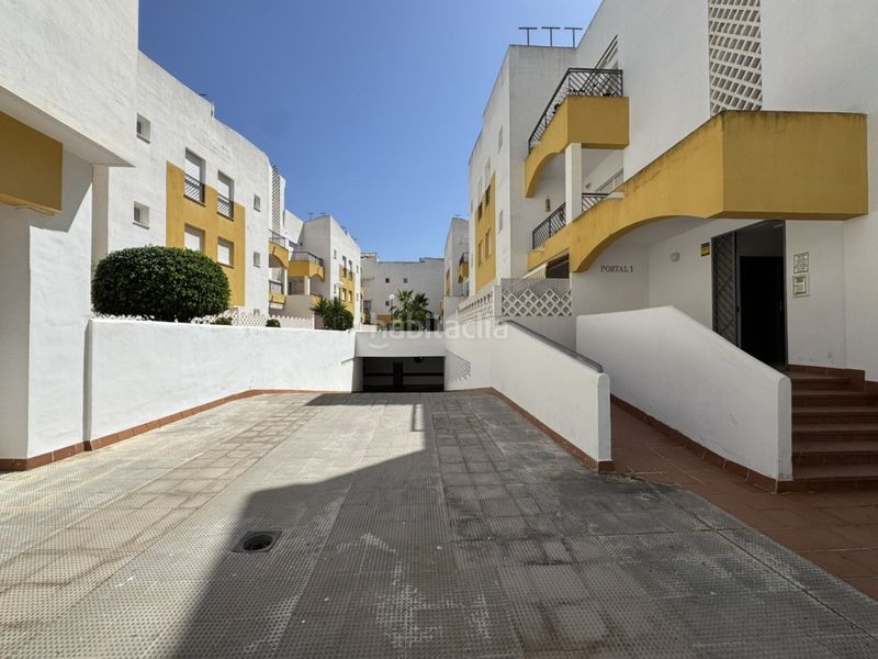 Foto ba4d610e-2203-4796-b99b-8e680261edb0. Planta baixa amb aparcament a Costa Ballena - Largo norte Rota