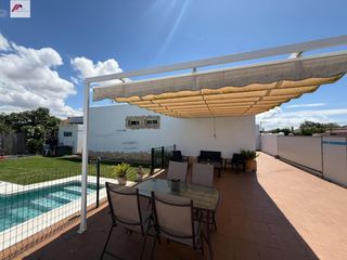 Maison à Cuatro Pinos - El Carmen. Oportunidad única  casa independiente en camino viejo de rota