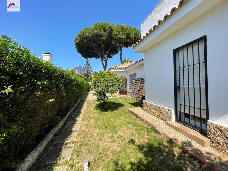 Foto 61a8d400-5393-4423-9fe2-fe6e6f8fd09f. Chalet en El Juncal - Vallealto Puerto de Santa María (El)