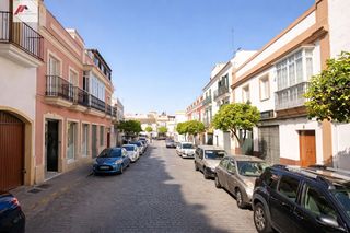 Édifice à Ayuntamiento-Barrio Alto
