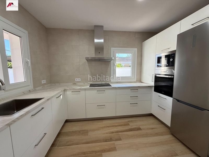 Foto 58220b4b-a774-4099-a76a-7a5db0e495e9. Casa amb aparcament a Cuatro Pinos - El Carmen Puerto de Santa María (El)