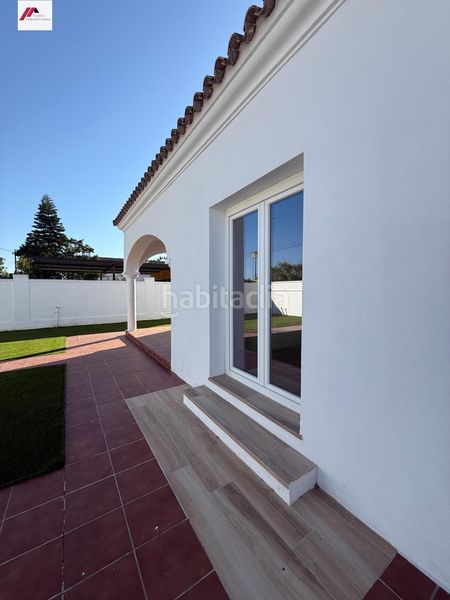 Foto b2f5ee26-8fe4-429f-913e-1d78332946bb. Casa amb aparcament a Cuatro Pinos - El Carmen Puerto de Santa María (El)